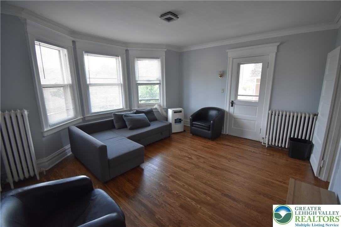 700 Hamilton St #2 - Photo 4 of 14