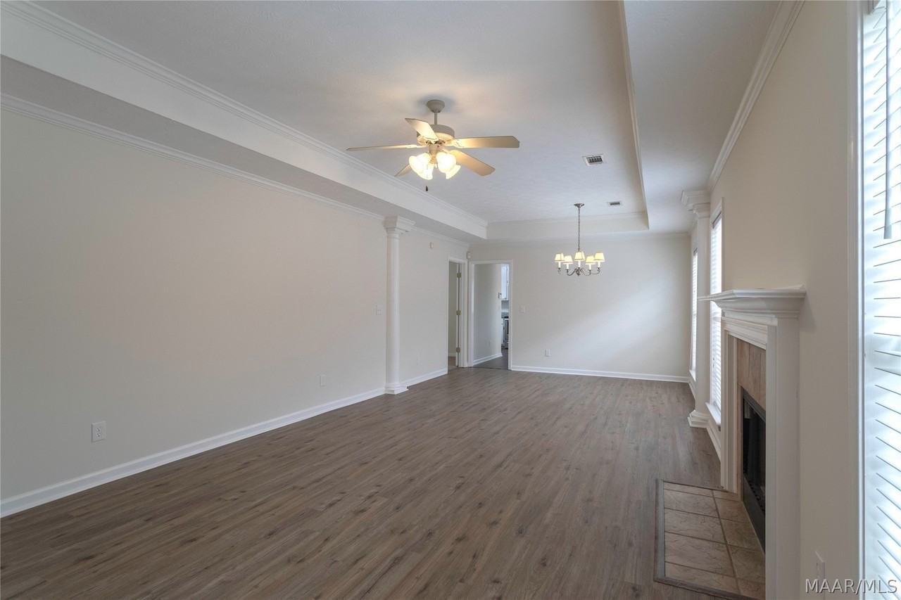 1161 Stafford Dr - Photo 5 of 30