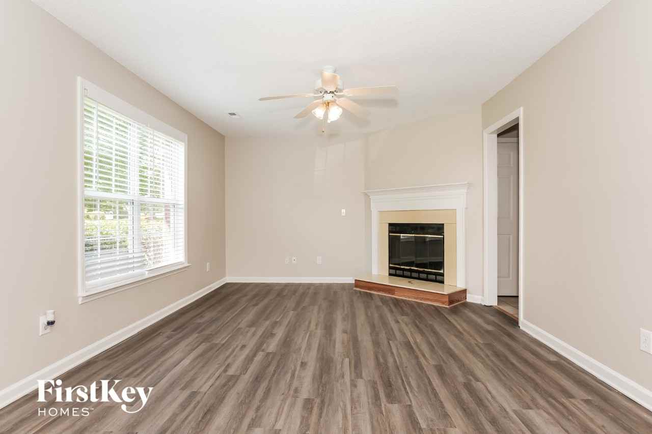 1503 Glenn Meade Dr - Photo 4 of 15