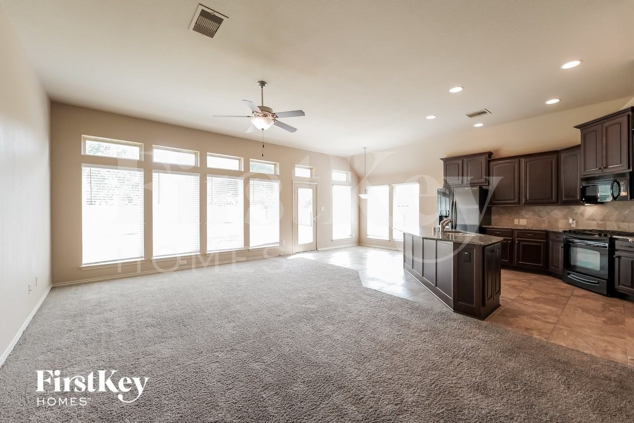 4203 Driftwood Bend Ct - Photo 2 of 16