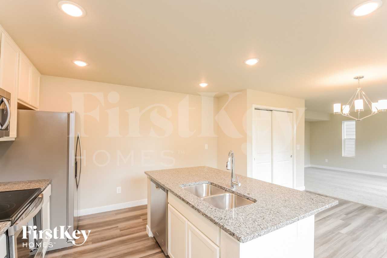 10645 Luneth Dr - Photo 7 of 15