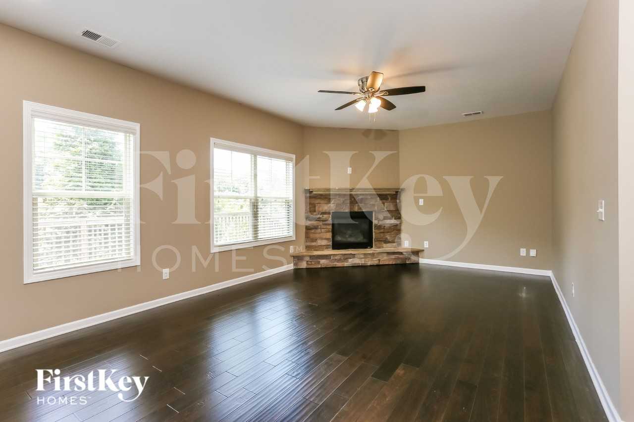 4180 Pleasant Woods Dr - Photo 3 of 16