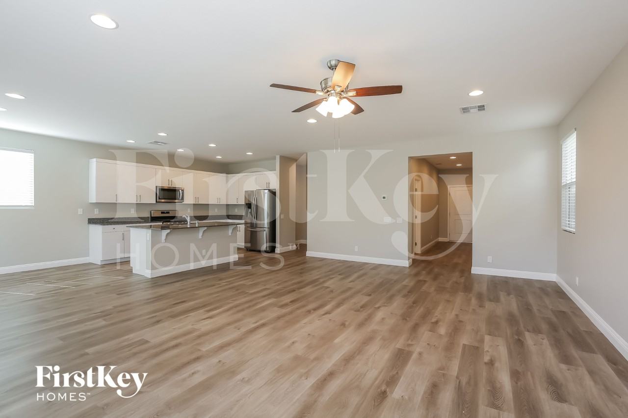 4515 Amberley Ridge Ave - Photo 3 of 15