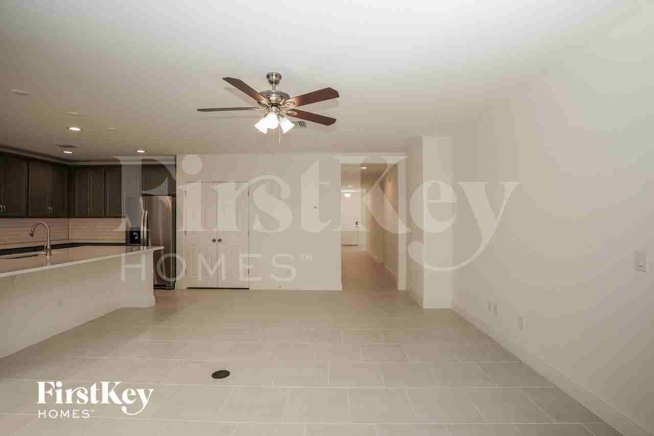681 Blackstone St - Photo 2 of 15