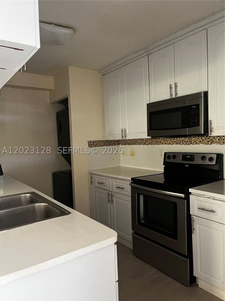 9800 Hammocks Blvd #103-12 - Photo 7 of 9