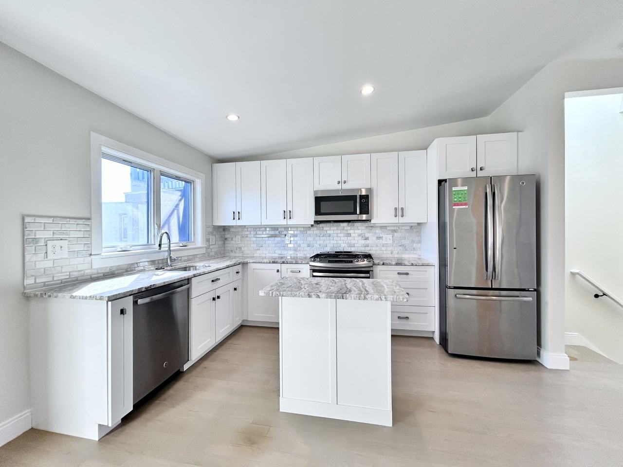 69 Cottage St #3