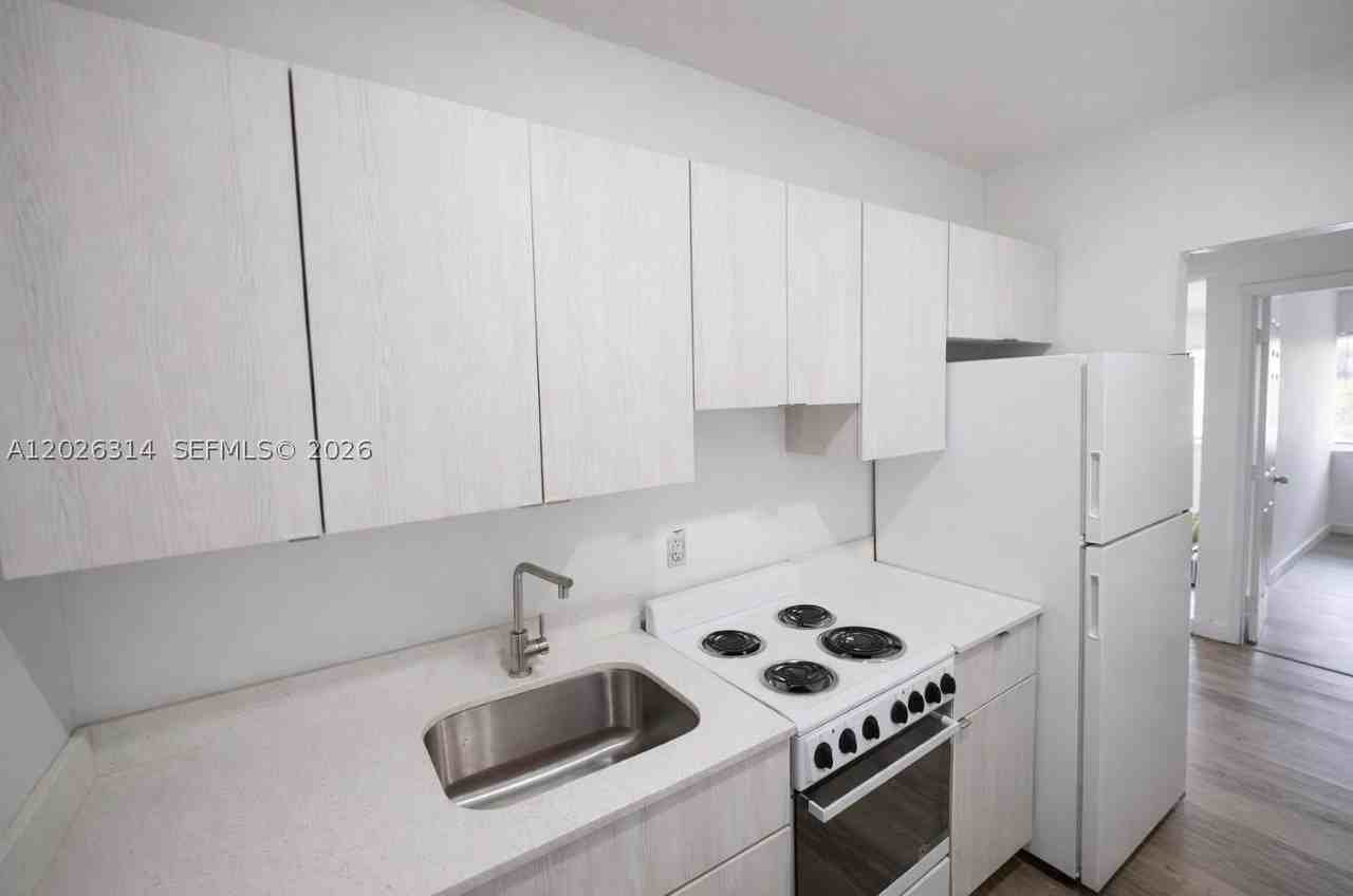 7600 Dickens Ave #2