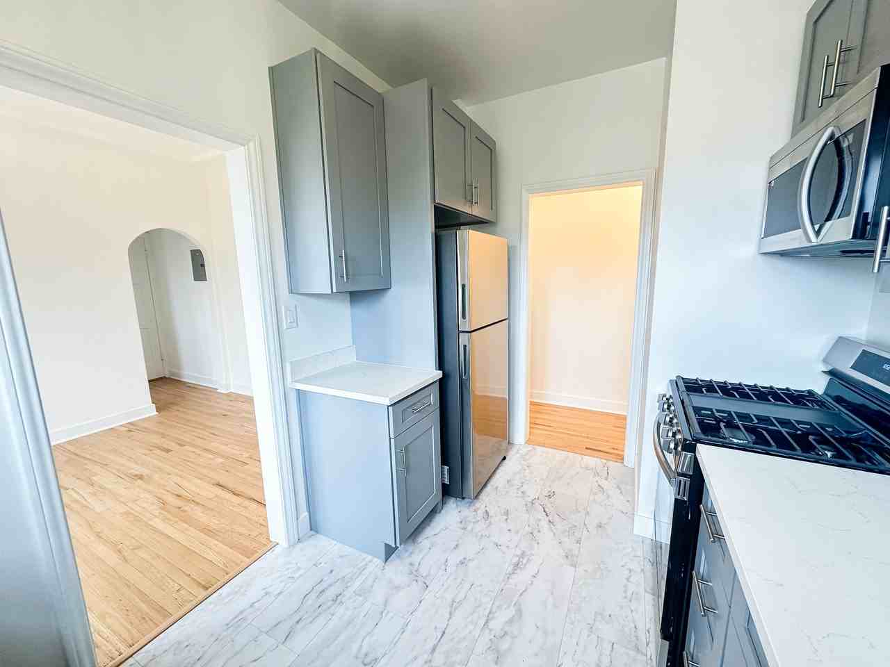 1540 E Wilson Ave #B - Photo 4 of 10