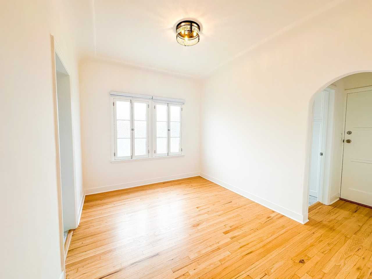 1540 E Wilson Ave #B - Photo 5 of 10