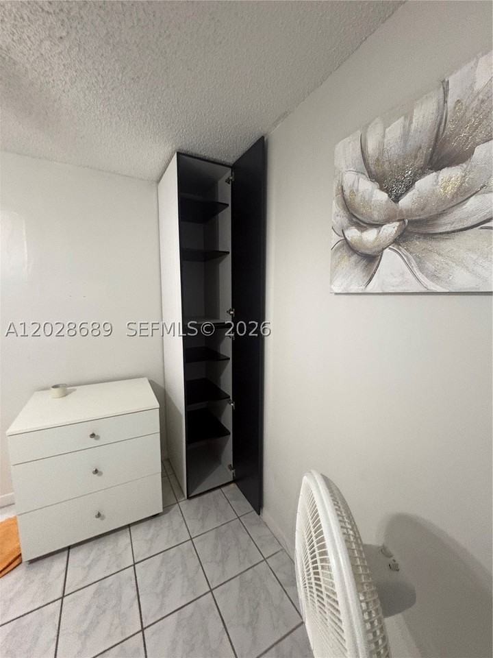2232 W 74th Ter #40C - Photo 3 of 8