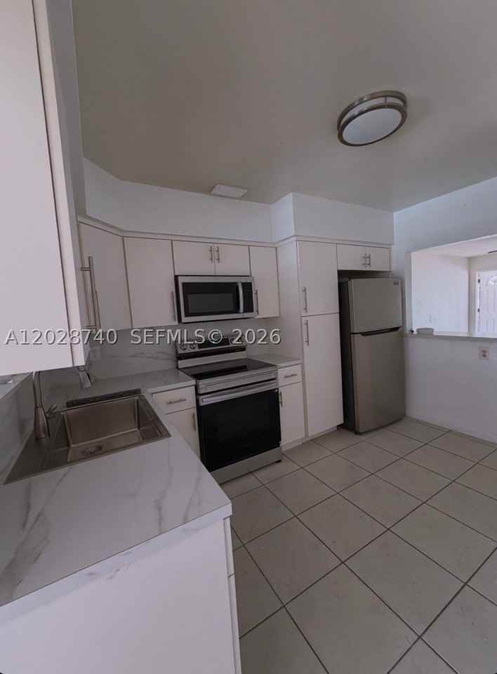 1077 Sw 2nd St #2 - Photo 7 of 15