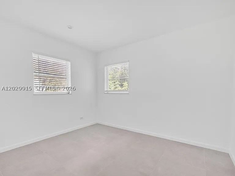 545 Ne 64th St #1 - Photo 6 of 11
