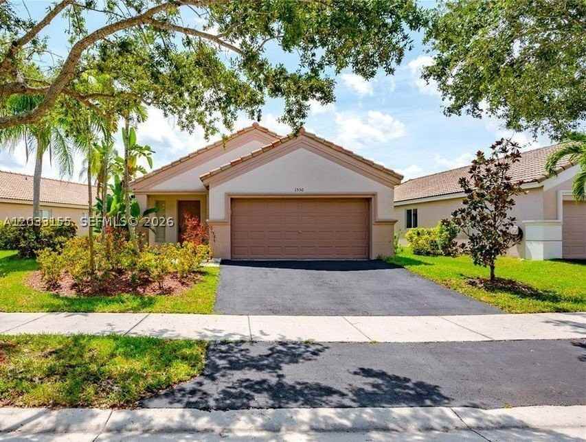 1530 Canary Island Dr - Photo 2 of 19