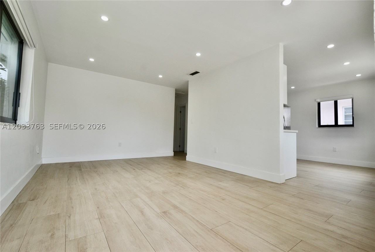 3143 Sw 26th St #3143 - Photo 2 of 10
