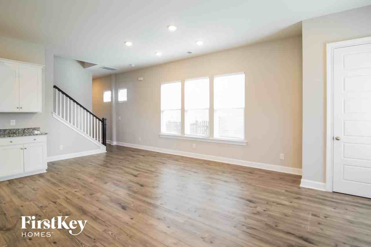 278 Oak View Way - Photo 6 of 15