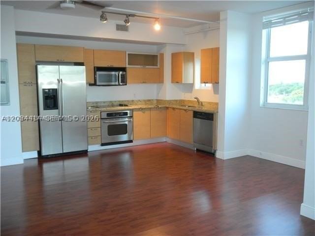 3180 Sw 22nd St #701 - Photo 6 of 46