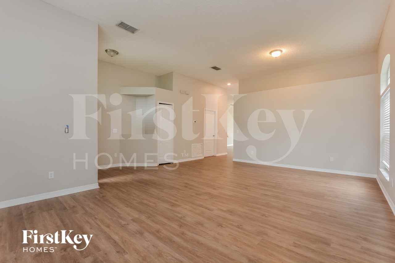 517 Fitzwilliam Way - Photo 3 of 15