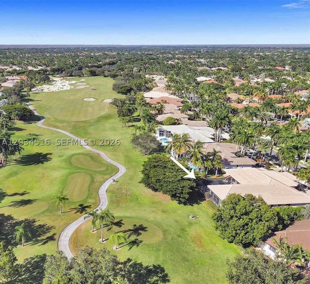 2501 Poinciana Dr #0 - Photo 4 of 39