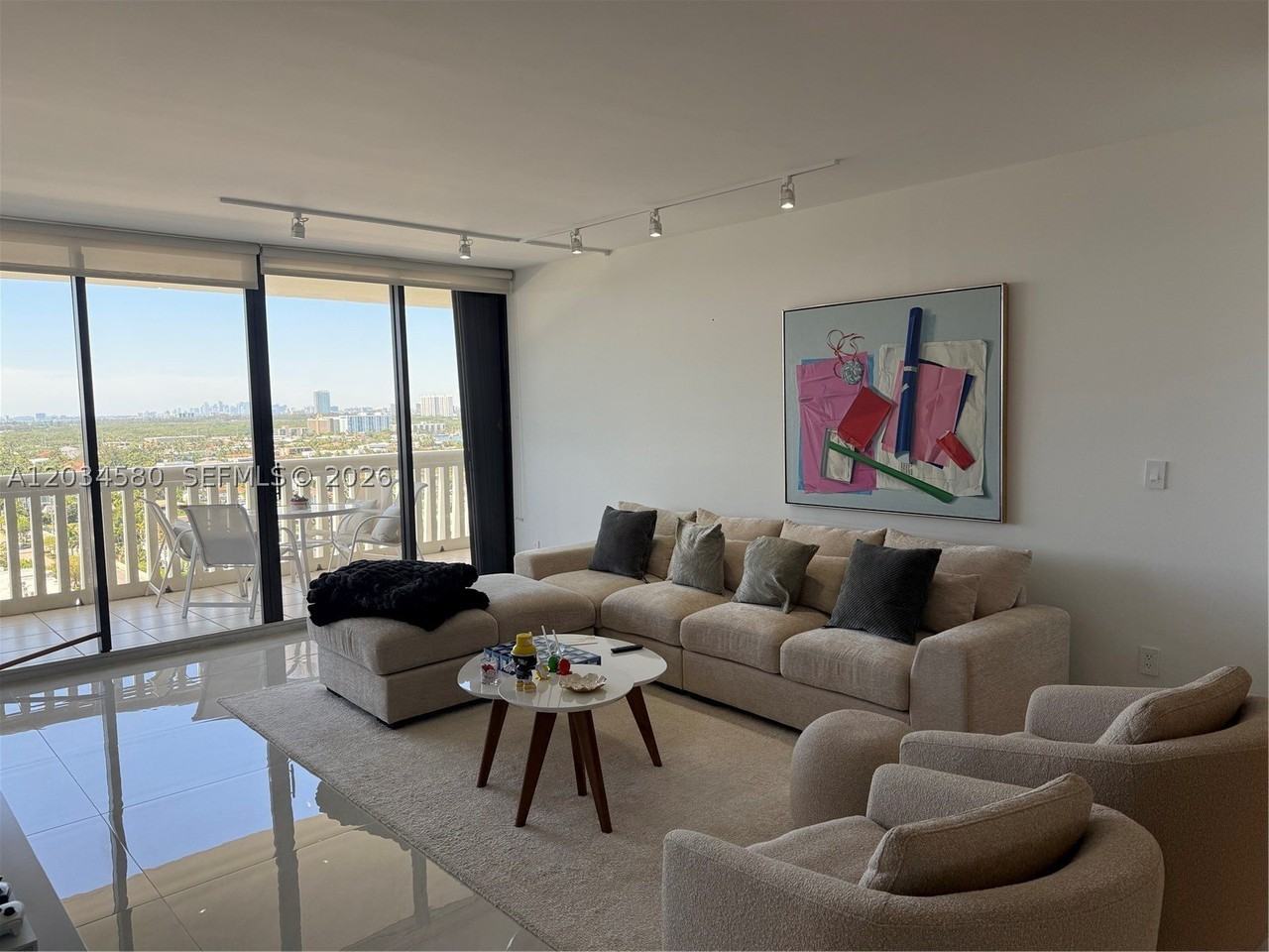 2000 Island Blvd #1603