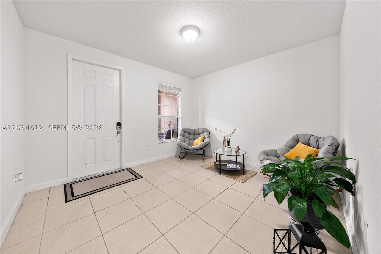16958 Sw 92nd St #16958 - Photo 4 of 40