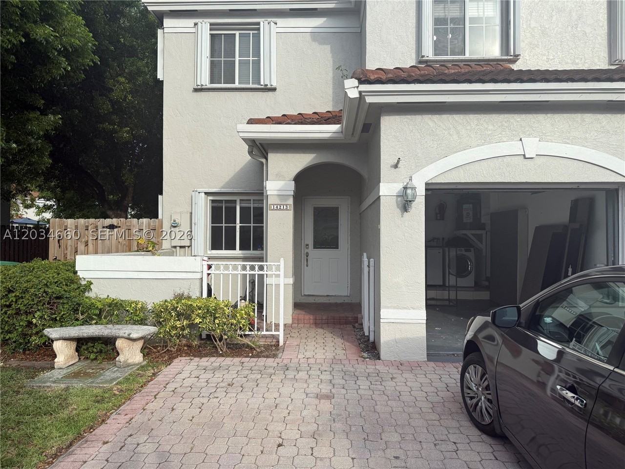 14213 Sw 126th Pl - Photo 2 of 11