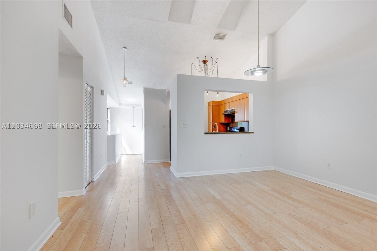 104 Nw 98th Ter #104 - Photo 7 of 29