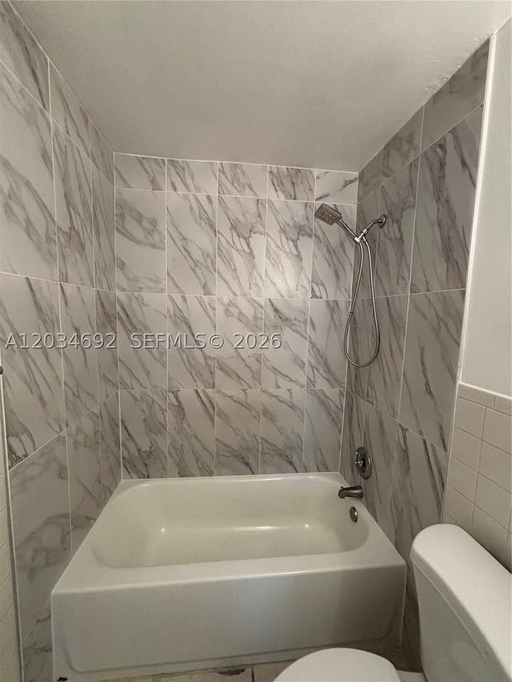 6601 Sw 18th St #210 - Photo 5 of 9