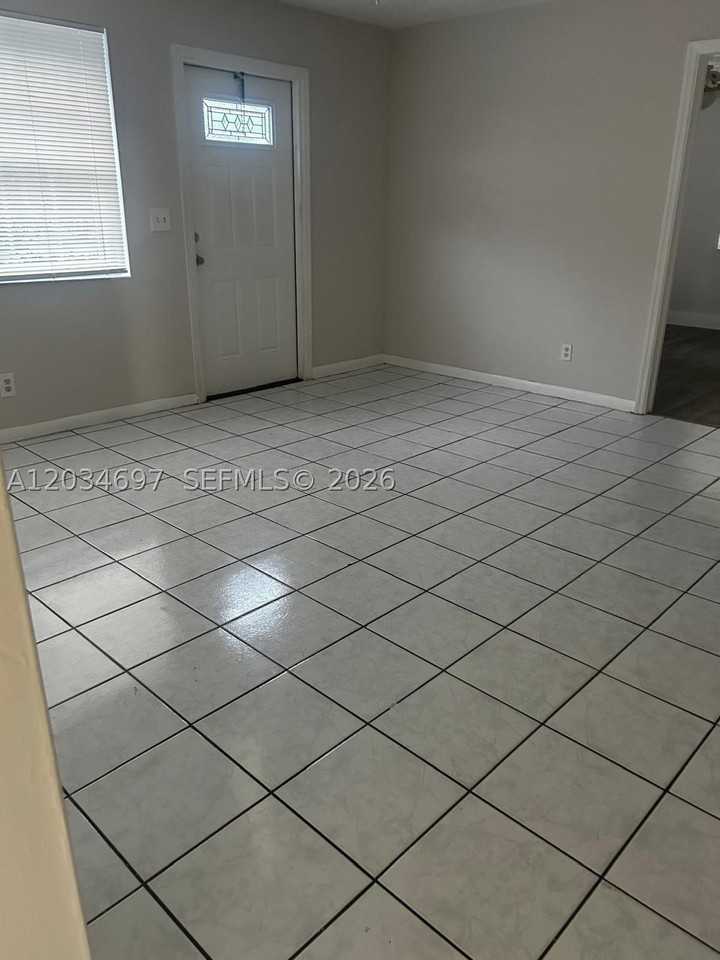 5606 Farragut St - Photo 3 of 9