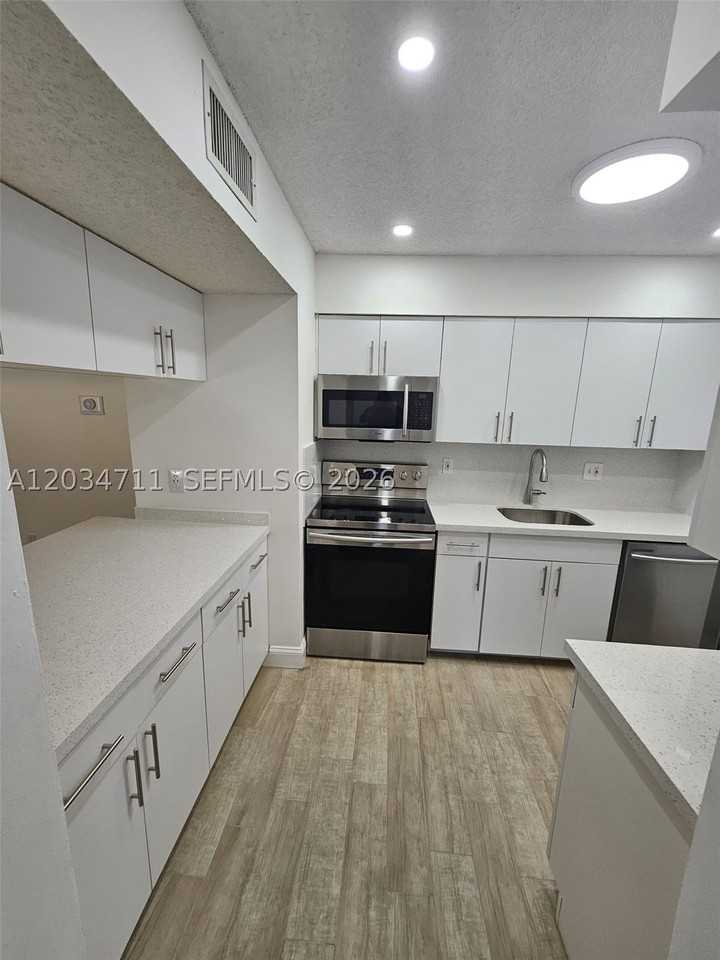 19800 Sw 103rd Ct #201