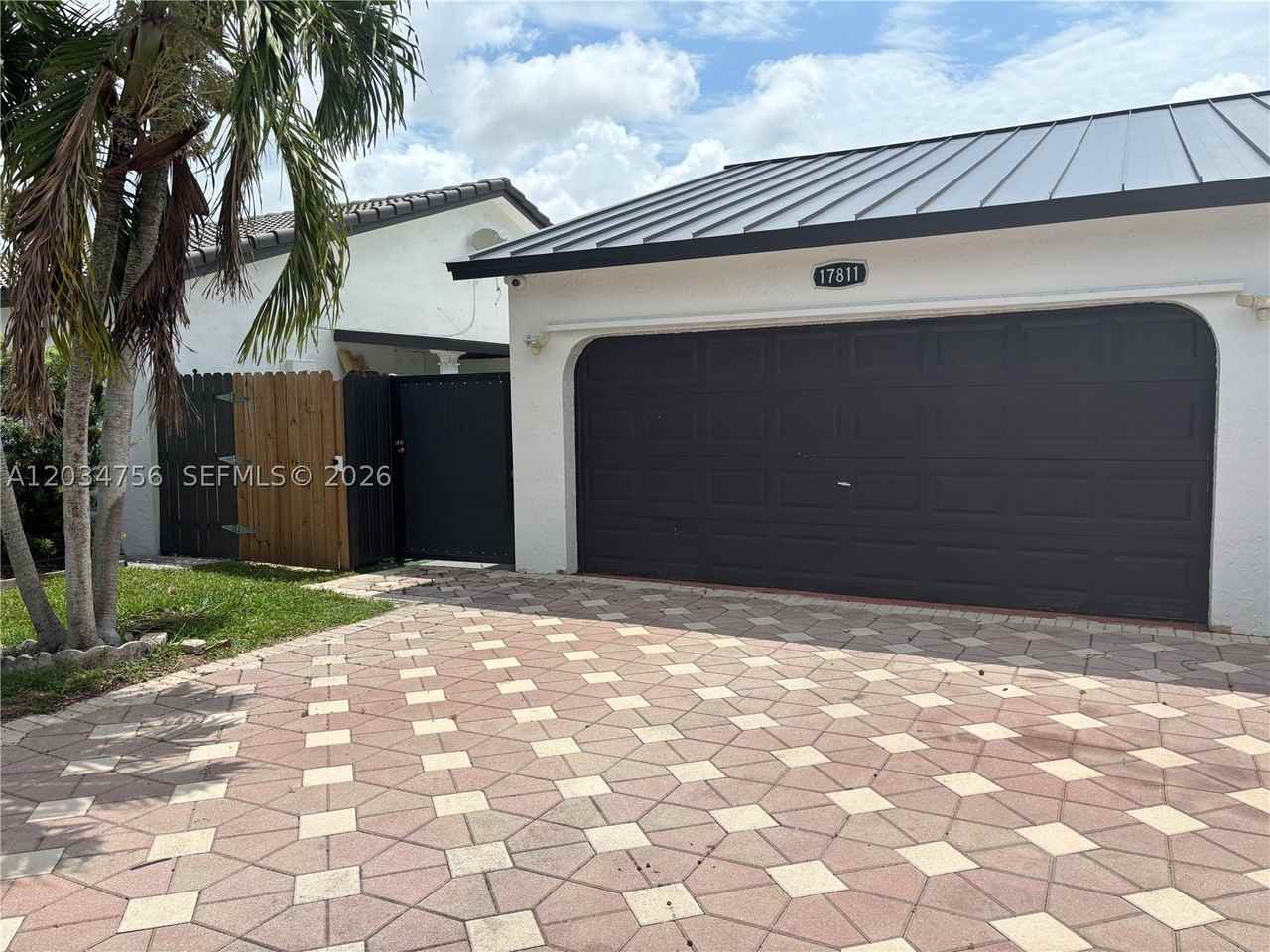 17811 Sw 152nd Pl - Photo 2 of 10