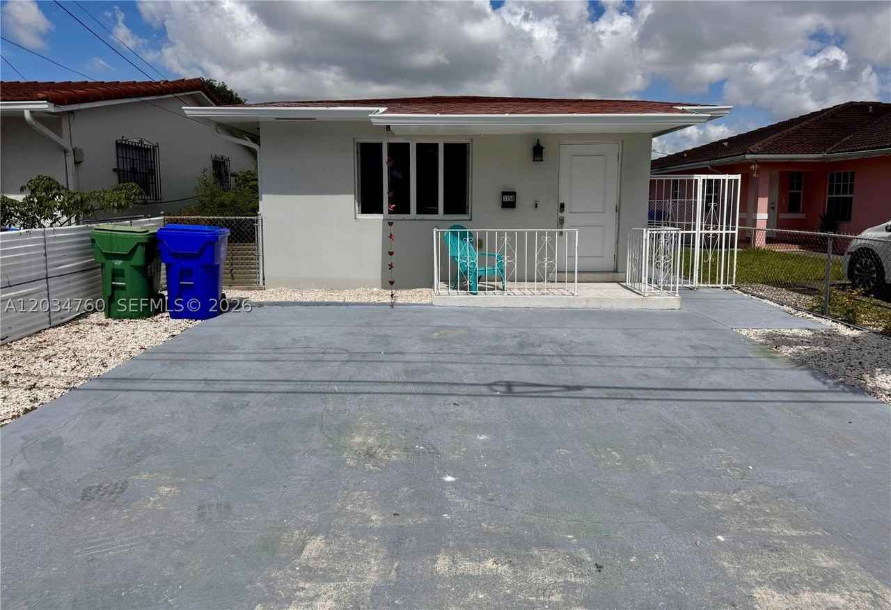 1158 Nw 34th Ave #1 - Photo 3 of 22
