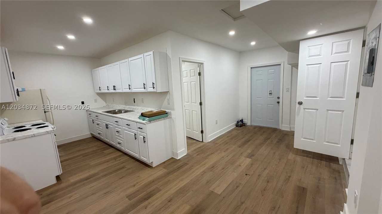 1236 Nw 4th Ave #6