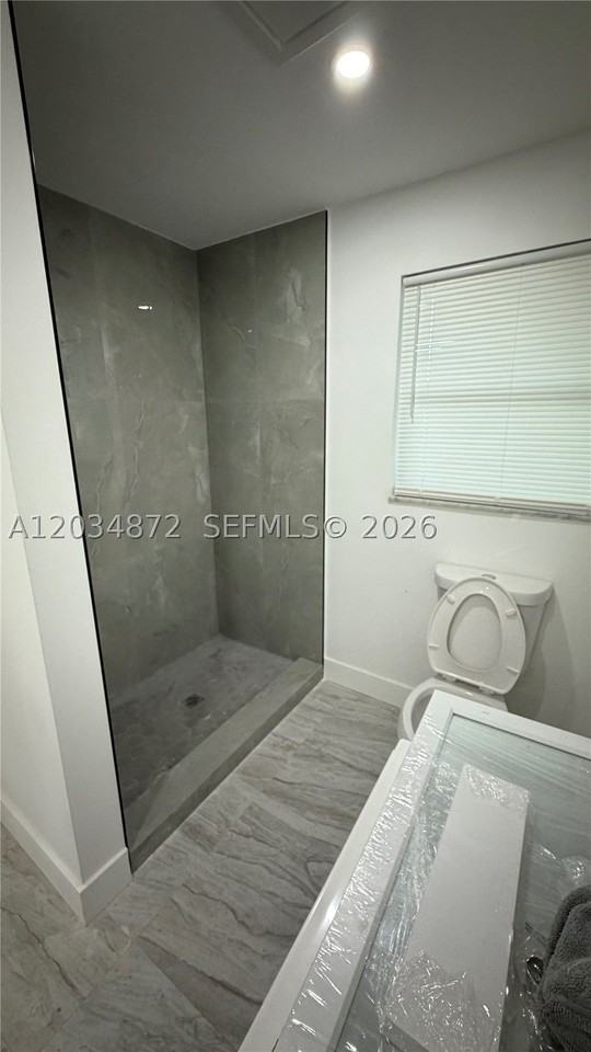 1236 Nw 4th Ave #6 - Photo 3 of 8