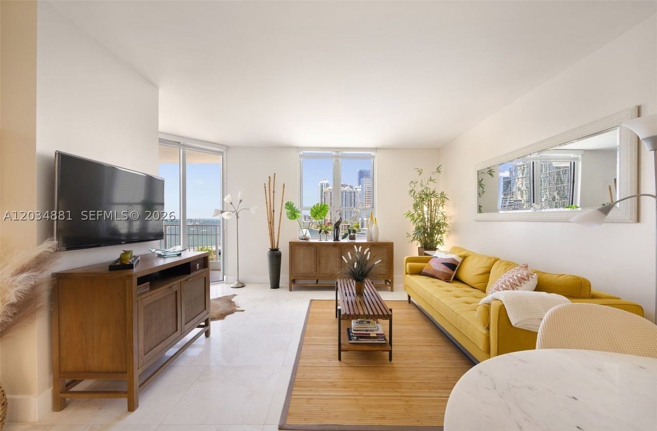 701 Brickell Key Blvd #901 - Photo 2 of 20