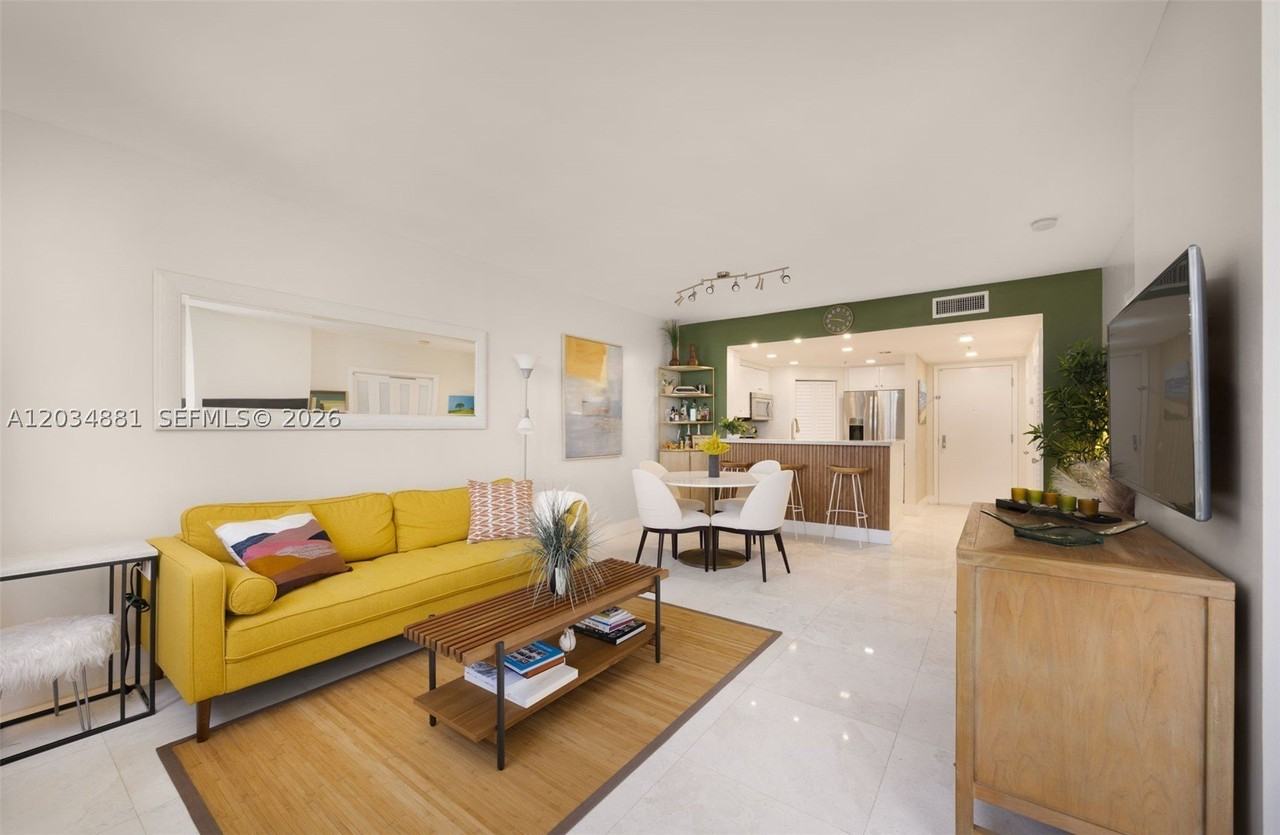 701 Brickell Key Blvd #901 - Photo 4 of 20