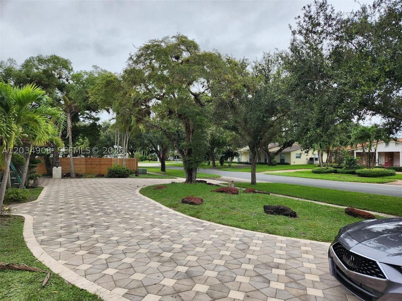 5860 Sw 8th St - Photo 3 of 7