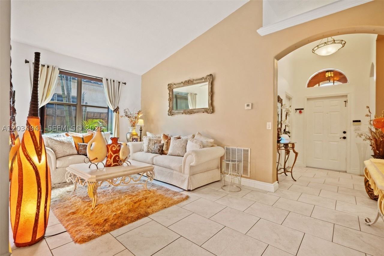 12870 Sw 53rd St - Photo 4 of 23