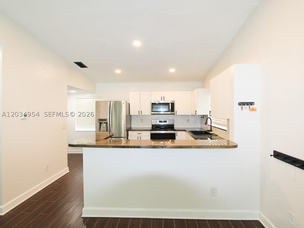 14740 Sw 108th Ter #0 - Photo 4 of 37