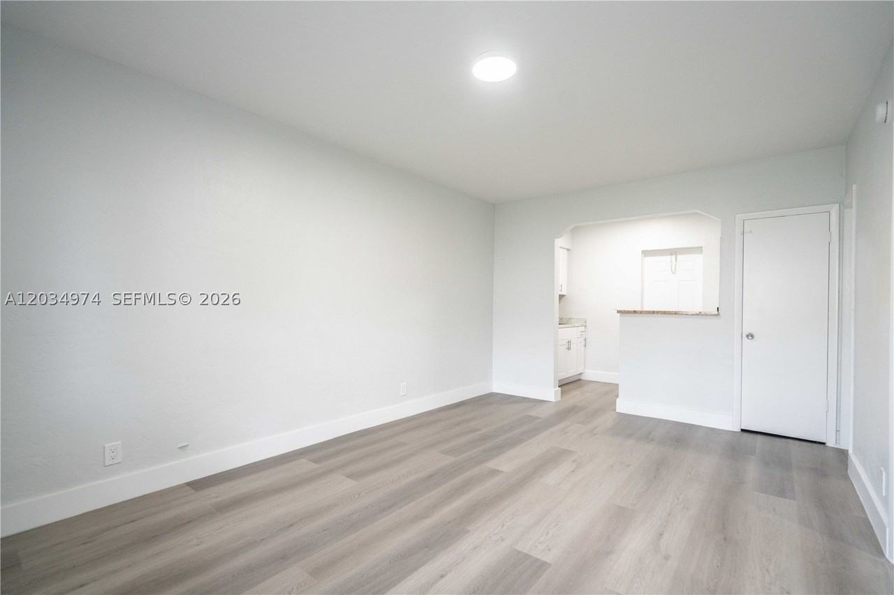 1208 71st St #3 - Photo 6 of 16