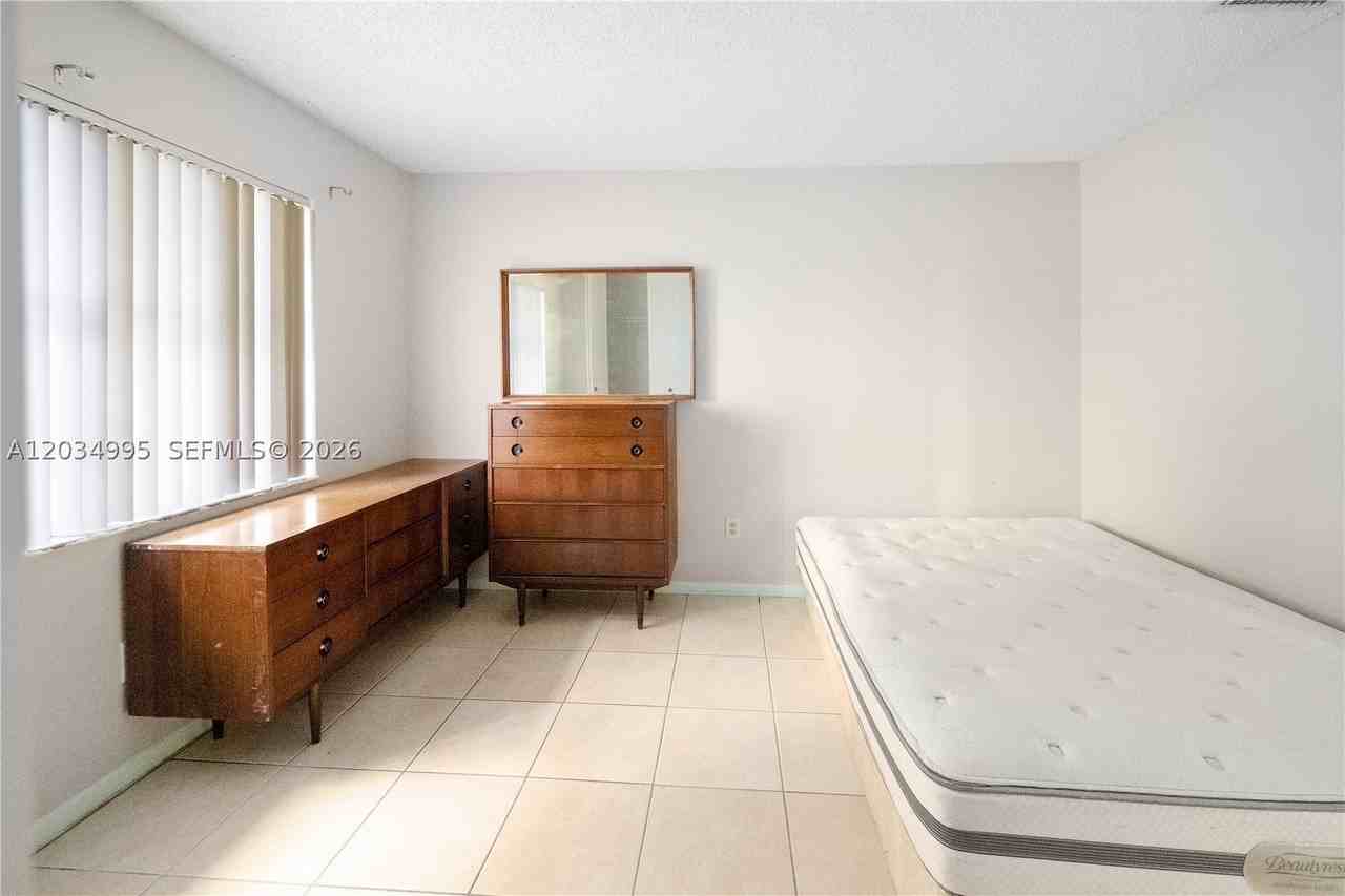 2683 Lakehaven Rd - Photo 7 of 11