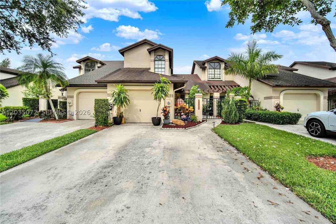 10044 Sw 137th Pl - Photo 3 of 38