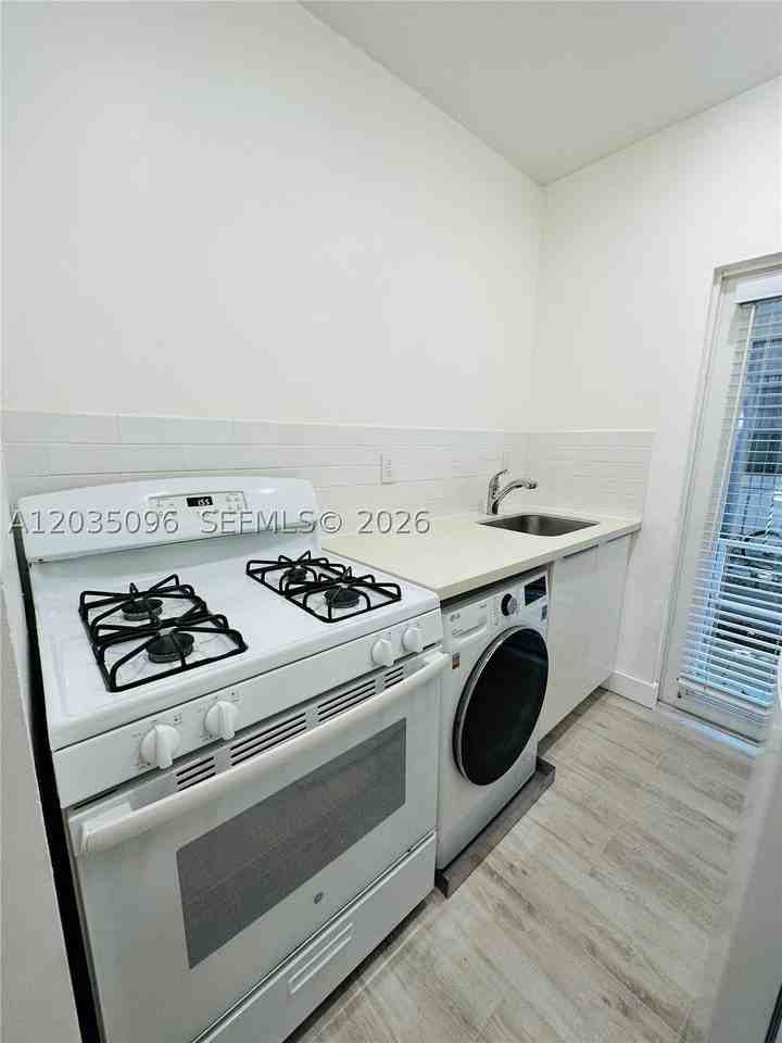 745 13th St #6 - Photo 6 of 20