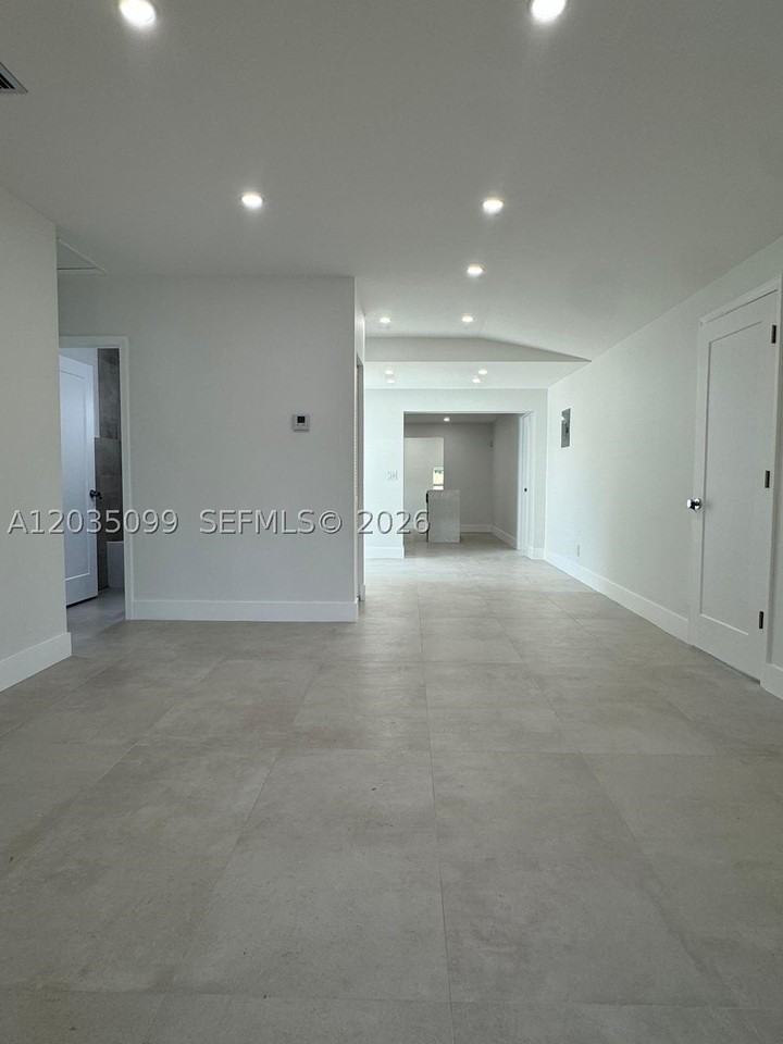 4028 Sw 49th Ct - Photo 2 of 35