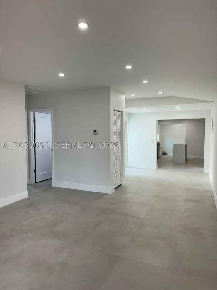 4028 Sw 49th Ct - Photo 6 of 35