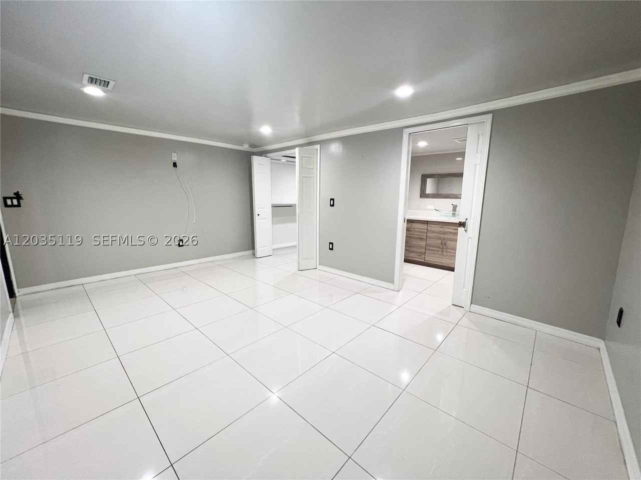 9615 Nw 3rd Ave - Photo 3 of 4