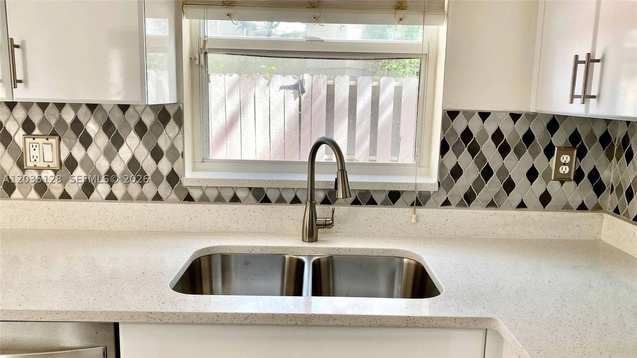 17163 Nw 23rd St #17163 - Photo 5 of 11