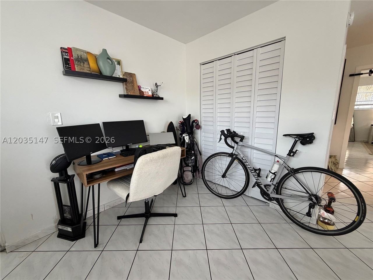 821 Euclid Ave #304 - Photo 7 of 24