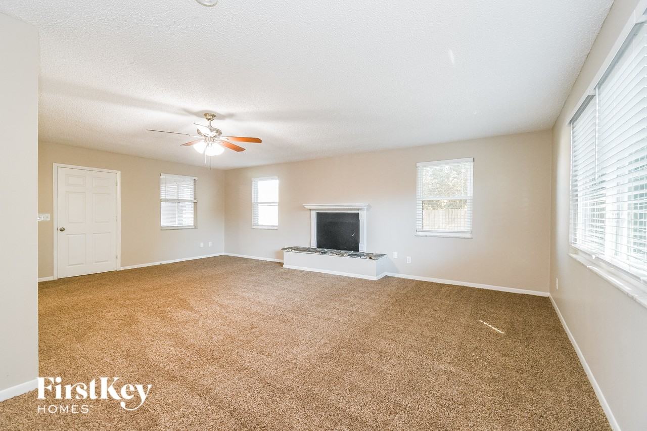 8801 Coventry Ct - Photo 6 of 15