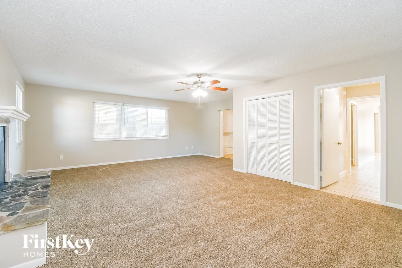 8801 Coventry Ct - Photo 7 of 15