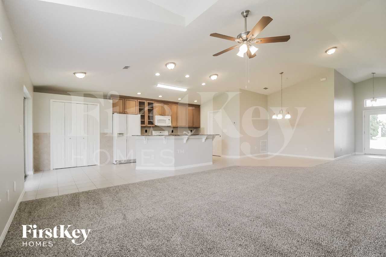 211 Oak Branch Dr - Photo 4 of 16